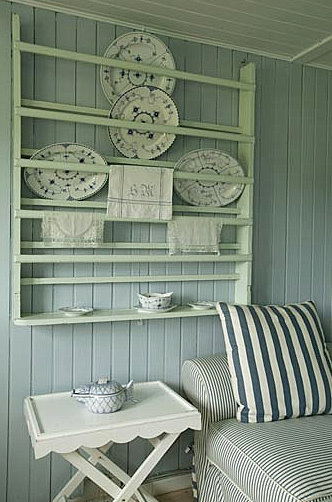 plate display shelf plans